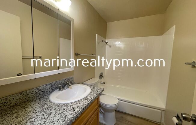 2 beds, 1 bath, $1,950, Unit 1502 Valle Vista Ave