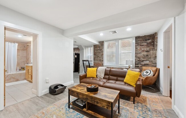 2 beds, 1 bath, 800 sqft, $3,700, Unit 1A