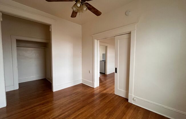 Studio, 1 bath, 320 sqft, $1,125, Unit 35