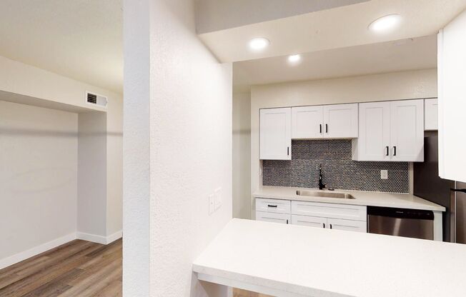 1 bed, 1 bath, 600 sqft, $1,190, Unit 203