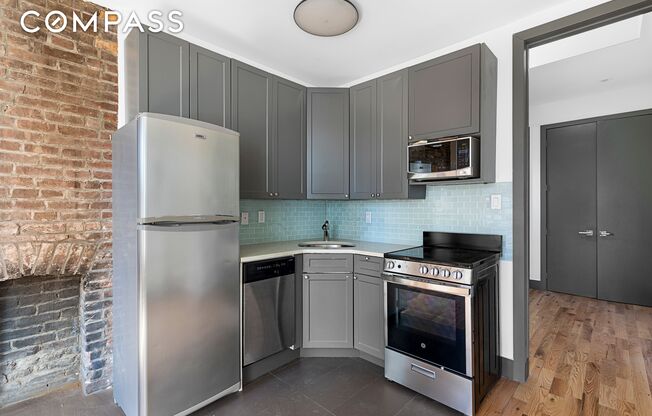 1 bed, 1 bath, $3,400, Unit 5B