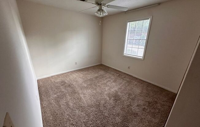 2 beds, 1 bath, $950