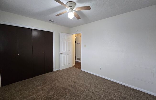 2 beds, 1 bath, $795, Unit 1305 Indian Trail - D