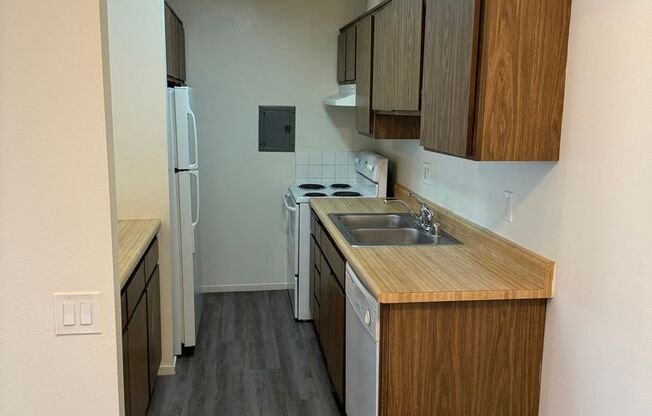 2 beds, 1 bath, $1,200, Unit 47