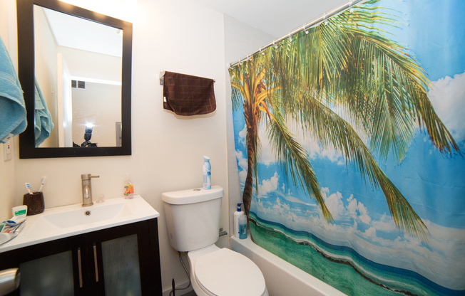 3 beds, 2 baths, $2,500, Unit 2A