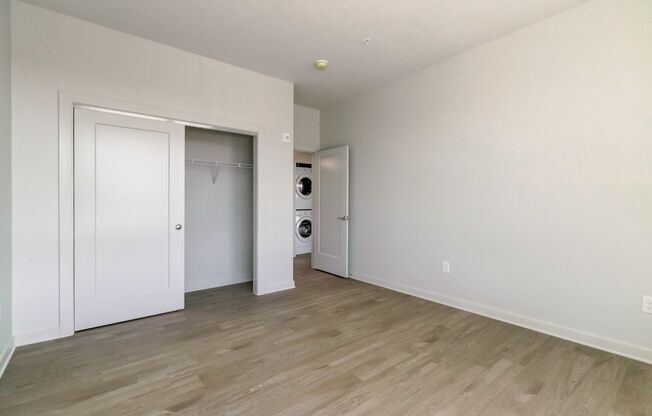 For Rent: Modern Urban Living at 115 W Hamburg – Your Ideal City Retreat Awaits!