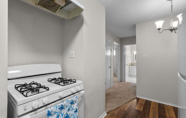 1 bed, 1 bath, 648 sqft, $1,075, Unit #4