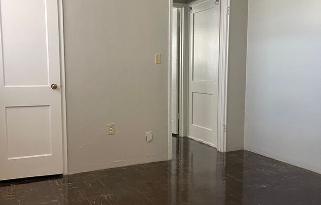 1 bed, 1 bath, 365 sqft, $950, Unit 12A