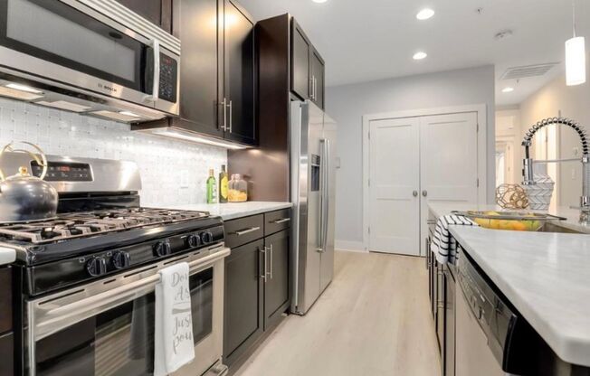 Modern 1BR/1BA with Private Terrace in the heart of Adams Morgan