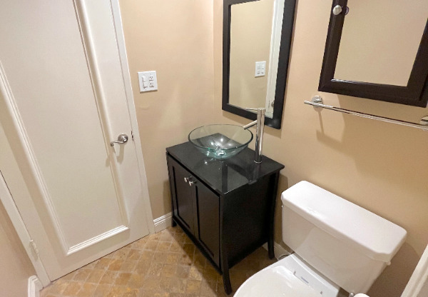 2 beds, 1.5 baths, 950 sqft, $4,195