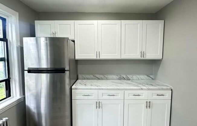 2 beds, 1 bath, 850 sqft, $1,950, Unit APT 39
