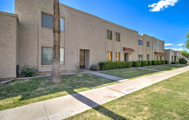 Gorgeous Remodeled Furnished 3 Bedroom + 2.5 Bathroom + 2 Car Covered Parking + Community Pool in Downtown Scottsdale!
