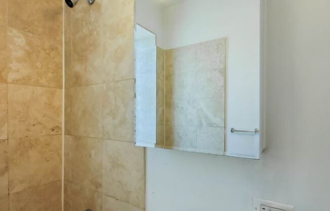 2 beds, 1 bath, 645 sqft, $2,750, Unit 1210WAV2