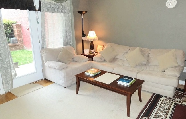 215 N 19 ST