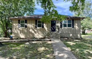 Wonderful Ranch Home in KCMO-Available NOW!!