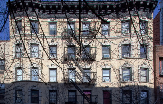 2 beds, 1 bath, $4,495, Unit 24