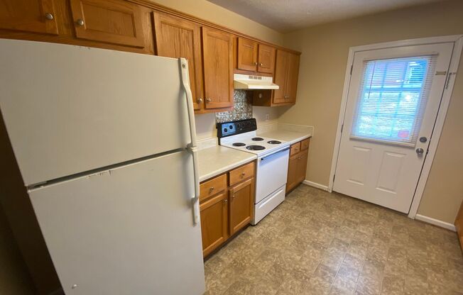 2 beds, 1 bath, $895