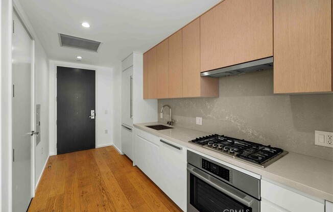 Studio, 1 bath, 519 sqft, $2,400, Unit 517