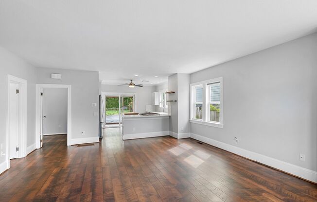3 Bed/3 Bath Cathedral Park Charmer with Great Updates & Sauna!