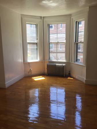 8 Adella Pl 1