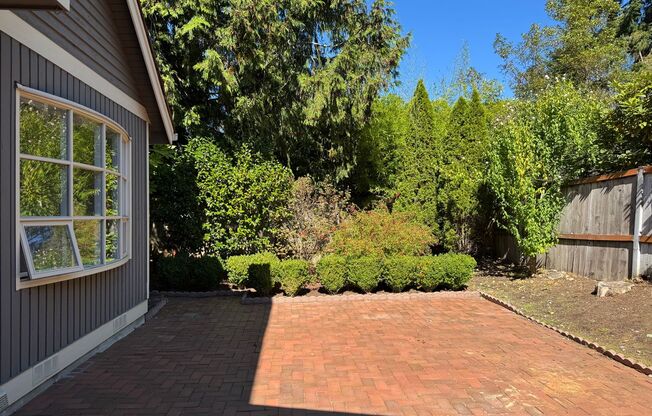 4 beds, 2.5 baths, $4,500