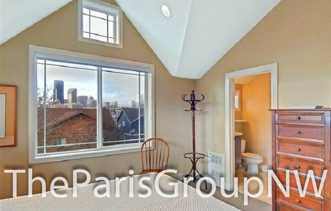 3 beds, 2.5 baths, $3,500, Unit # #A