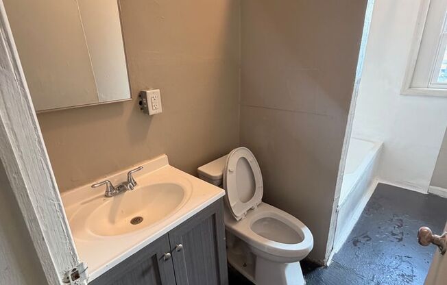 2500 W Fond Du Lac Ave