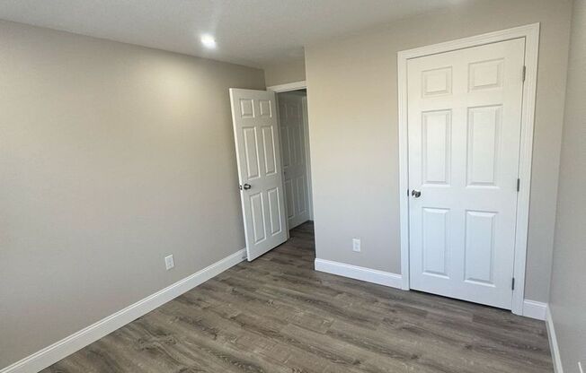 2 beds, 1 bath, 680 sqft, $2,350, Unit 25-32