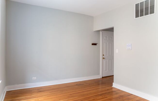 2 beds, 1 bath, 700 sqft, $1,750, Unit 3010-2N