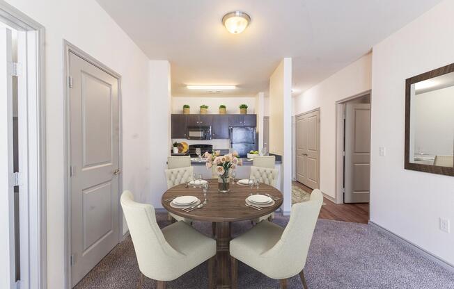 2 beds, 2 baths, 950 sqft, $1,565