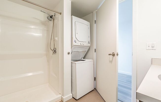 1 bed, 1 bath, 650 sqft, $1,949, Unit 705