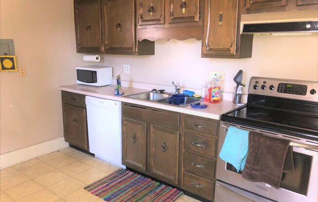 2 beds, 2 baths, $2,175, Unit #1