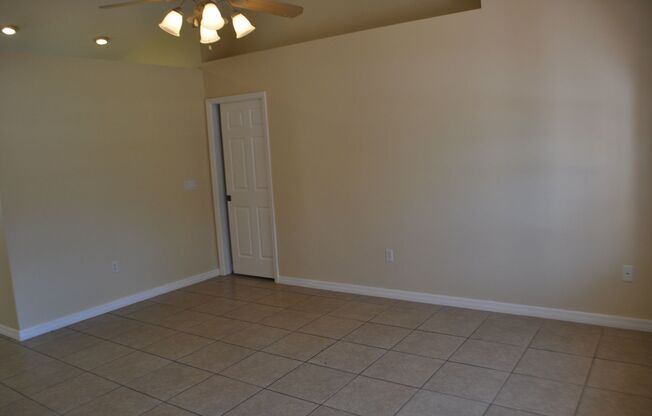 3 beds, 2 baths, $1,600