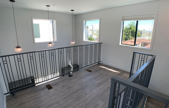 (6115) 14645 Vanowen St.