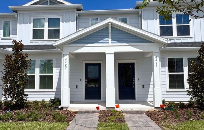 3 Bedroom/ 2.5 Baths / 2 Car Garage Townhome in Winter Garden
