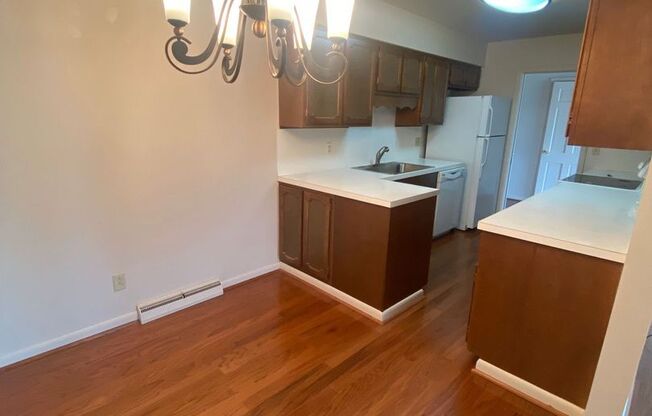 2 beds, 1.5 baths, 1,375 sqft, $1,600, Unit UNIT 103 *