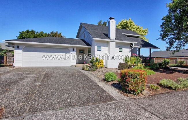 3 Bed, 2 Bath in Cascade Park with Primary on Main Floor