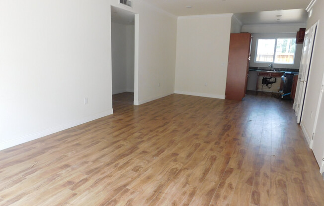 Tujunga Canyon, 10211-10215