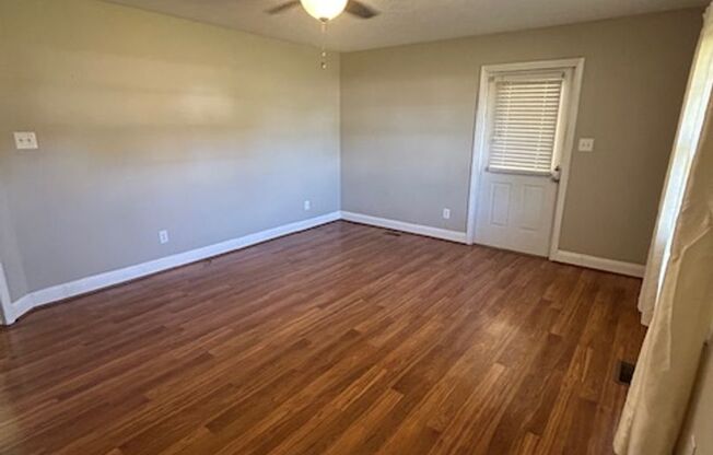 3 beds, 1 bath, $1,300