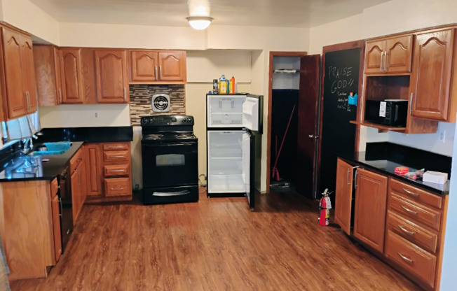4336 N 67 ST