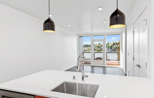 1 bed, 1 bath, 637 sqft, $2,595, Unit 323