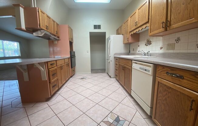 3 beds, 2 baths, $1,425