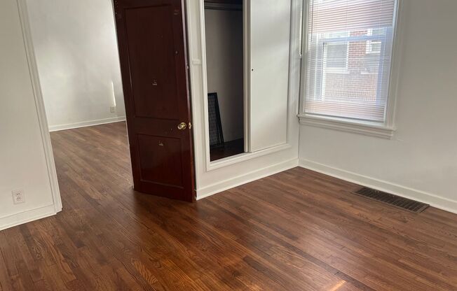 1 bed, 1 bath, $1,295, Unit 1315 Broadway Unit 1