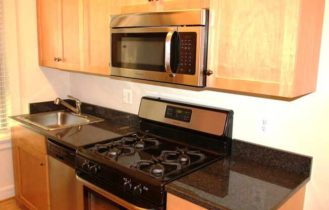 1 bed, 1 bath, 676 sqft, $2,795, Unit 610