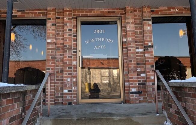 2 beds, 1 bath, 800 sqft, $999, Unit Custer-309