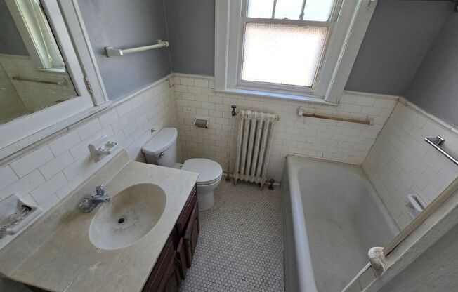 1 bed, 1 bath, 900 sqft, $950, Unit #27