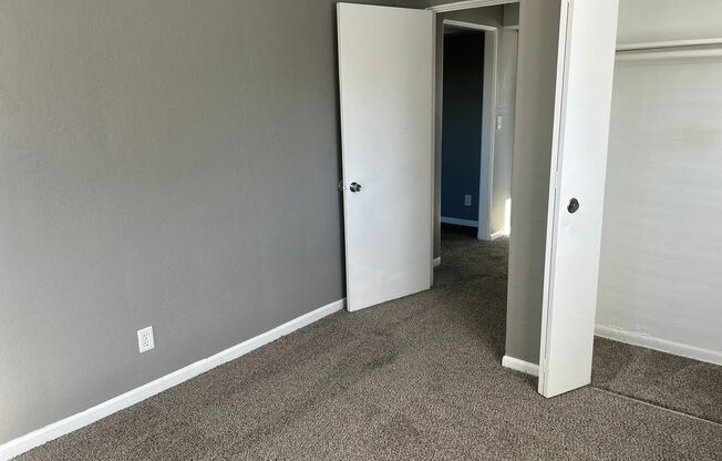 2 beds, 1 bath, 750 sqft, $1,070, Unit B06 1066 07