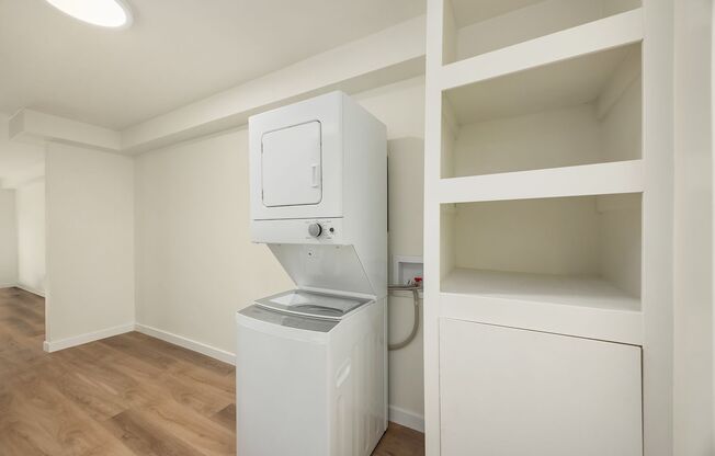 2 beds, 1 bath, 724 sqft, $2,450, Unit 105