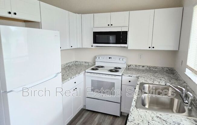 5122 MURIEL LN