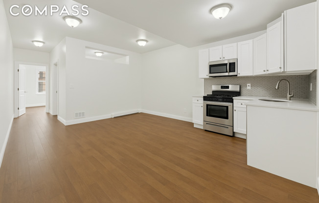 671 METROPOLITAN AVE